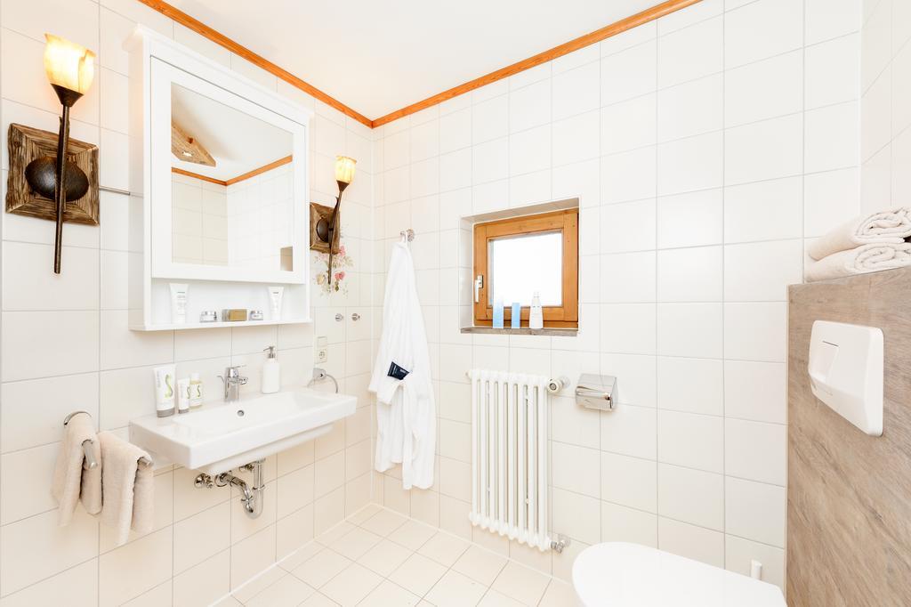 אוברסטדורף "Ferienwohnung Ess" - Annehmlichkeiten Von 4-Sterne Familien-Und Wellnesshotel Viktoria Koennen Mitbenutzt Werden מראה חיצוני תמונה